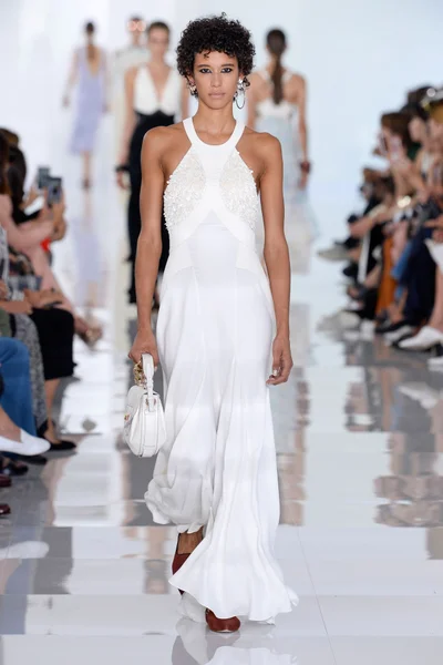 Look 28